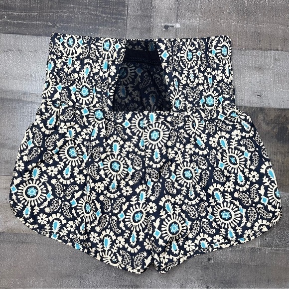 NWT FP Movement by Free People The Way Home Printed Short size Small - Picture 6 of 14